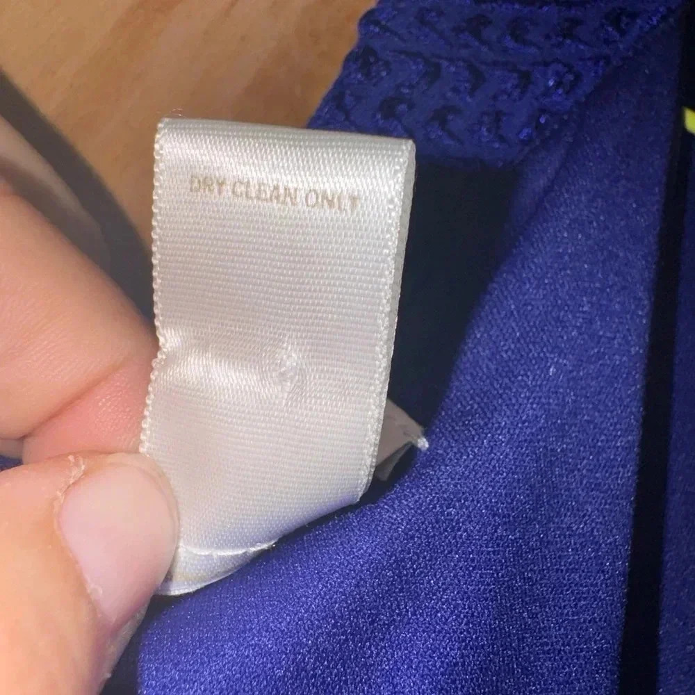 Designer Cache Royal Blue Sheath Embossed Dress size large - Picture 10 of 10